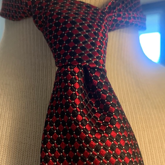 DONALD J. TRUMP SIGNATURE COLLECTION OFFICIAL 100% SILK WIVEN NECKTIE - Picture 1 of 11